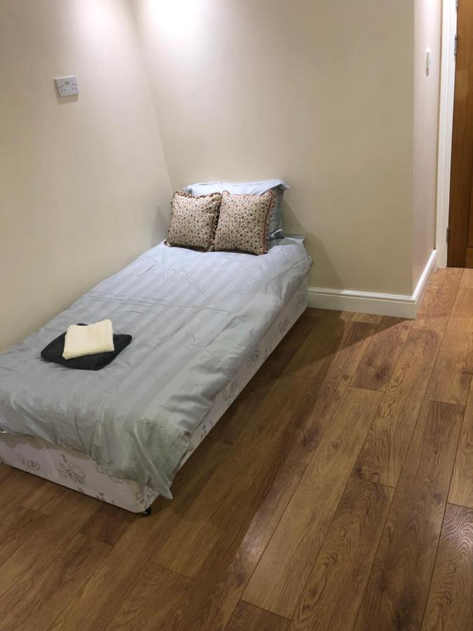 Big Room Rusholme With Tv And Private Bathroom-Parking&Wifi Μάντσεστερ Εξωτερικό φωτογραφία